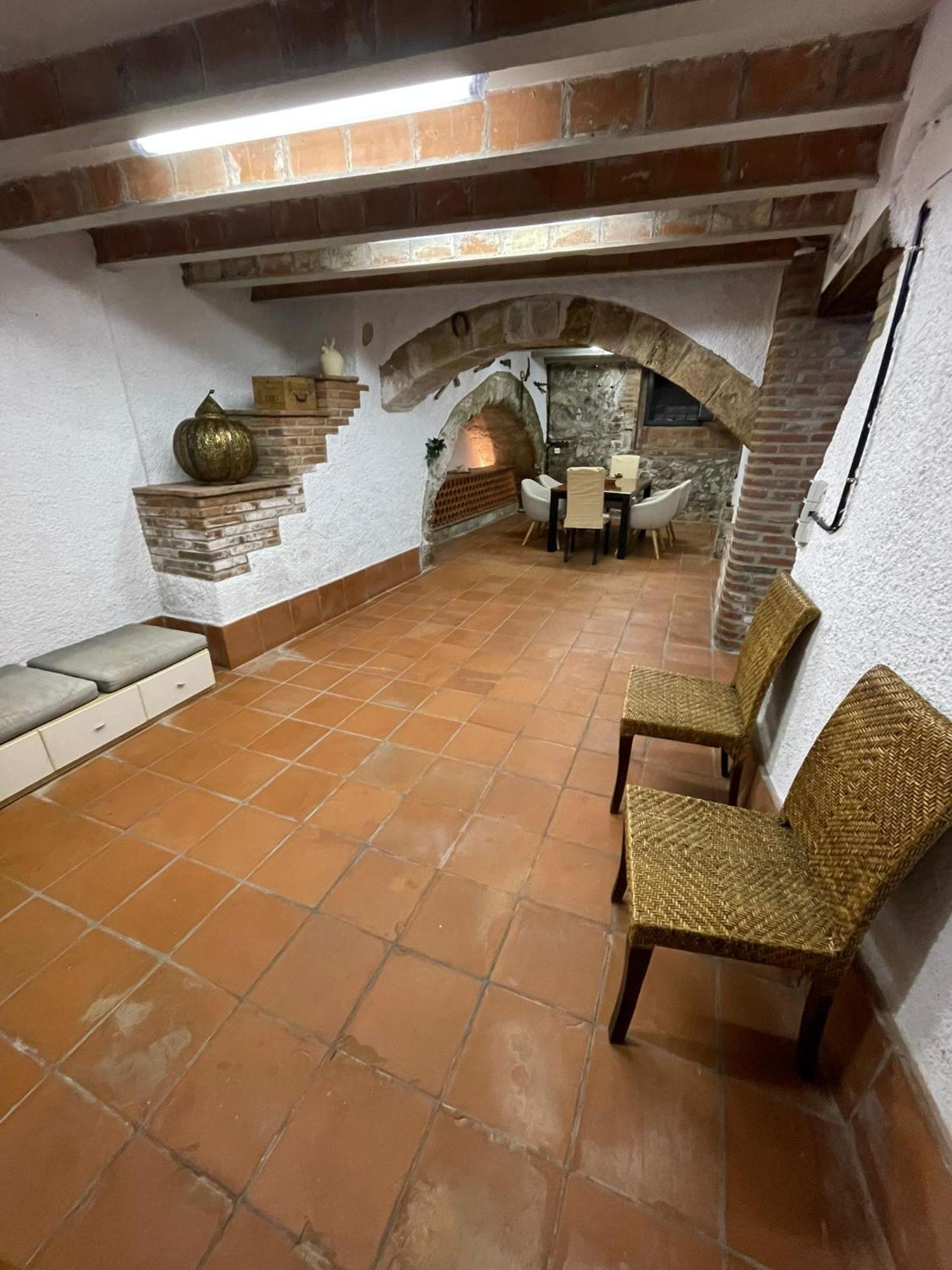 Moli Den Burch Villa Santa Eulalia de Ronsaná Екстериор снимка